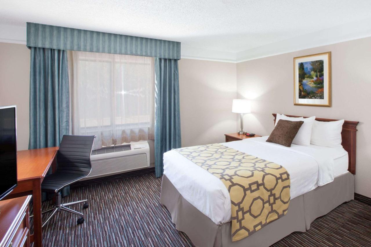 Baymont By Wyndham Texarkana Buitenkant foto
